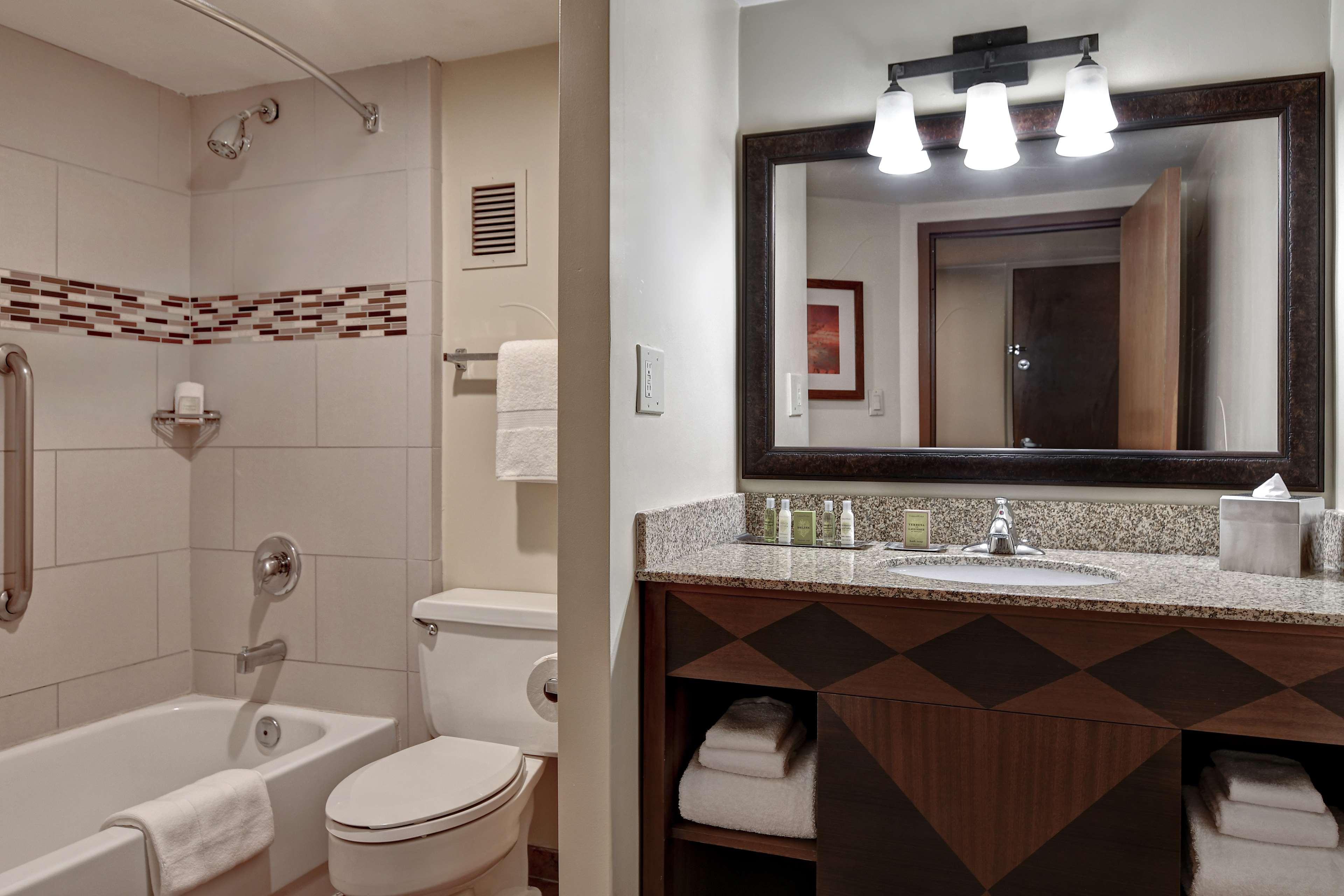 Doubletree By Hilton Phoenix- Tempe Esterno foto