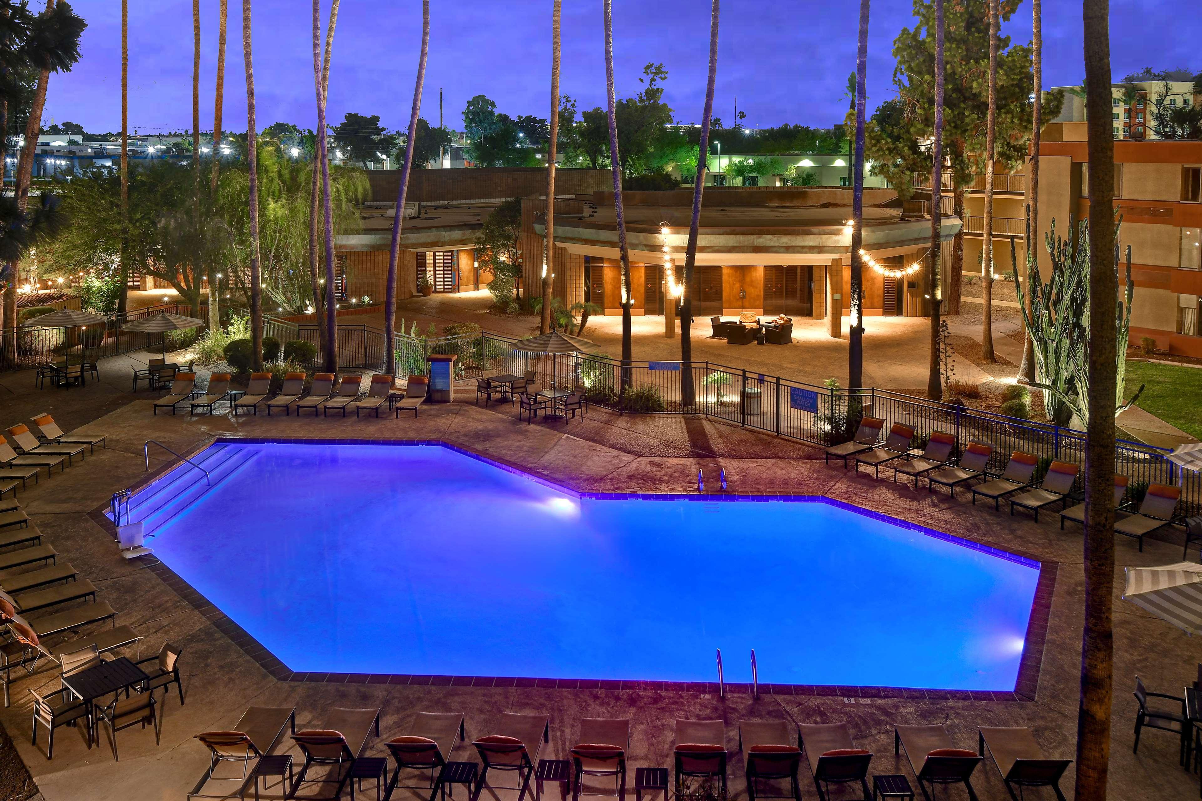 Doubletree By Hilton Phoenix- Tempe Esterno foto