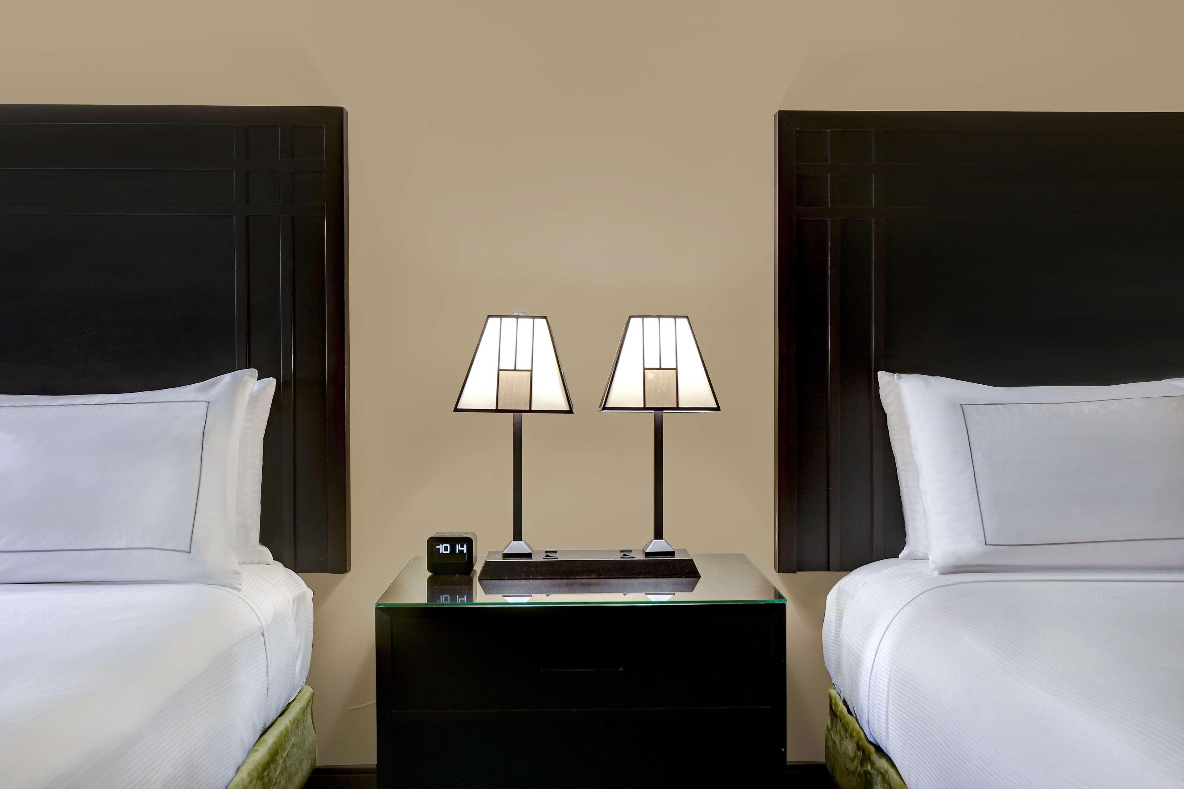 Doubletree By Hilton Phoenix- Tempe Esterno foto
